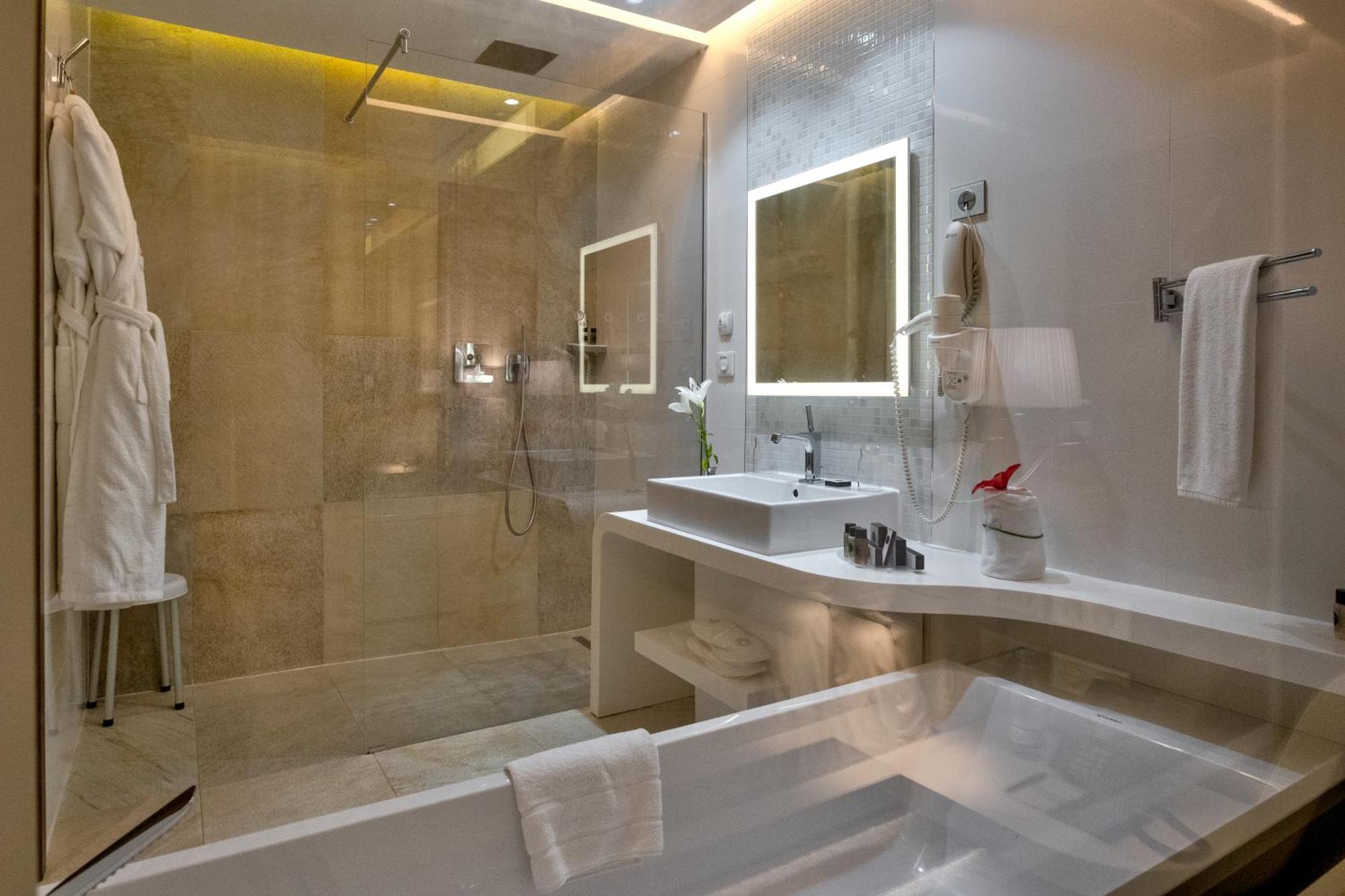 塔巴卡西加尔酒店 外观 照片 Bathroom