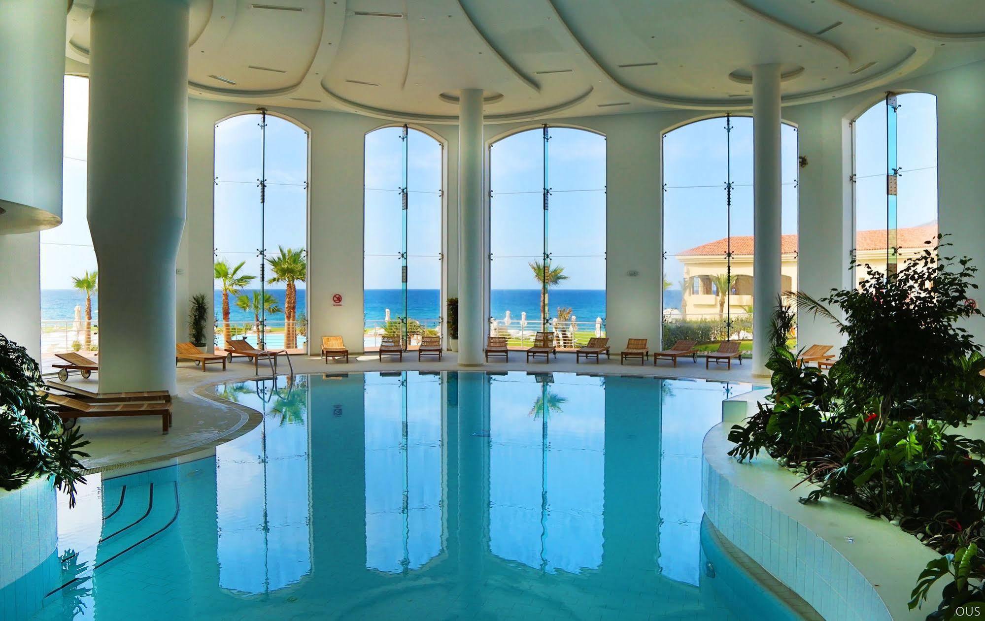 塔巴卡西加尔酒店 外观 照片 The pool at the hotel